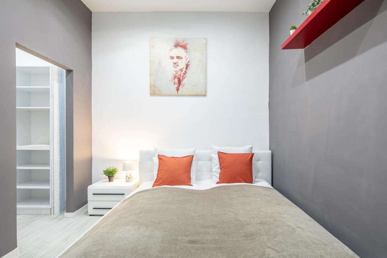 Cozy & Central Apartment With 2-Bedroom บูดาเปสต์ ภายนอก รูปภาพ